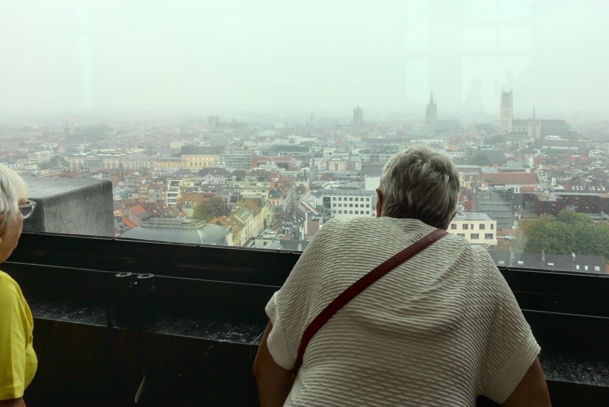 De hoogste stapel boeken van België